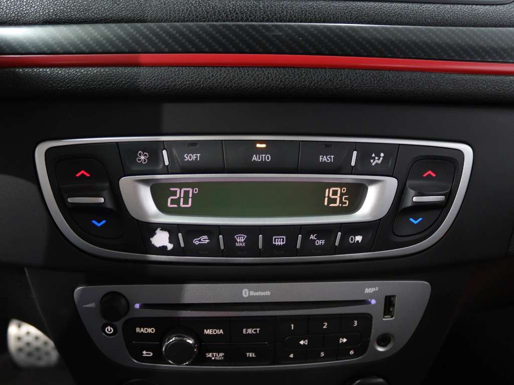 renault-megane-sport-tourer-2014-diesel-1461cc