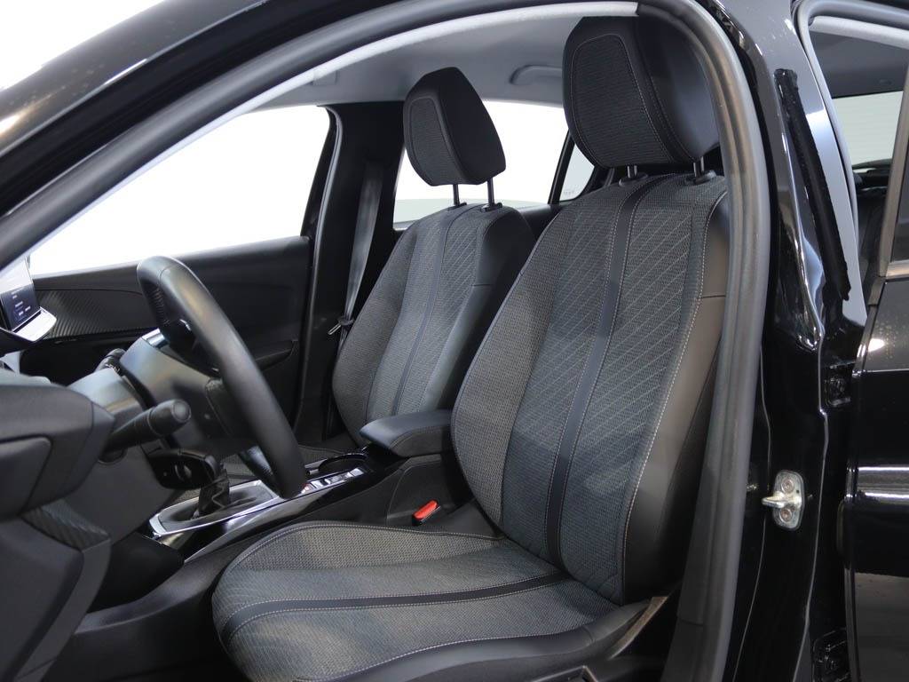 peugeot-208-2025-gasolina-1199cc