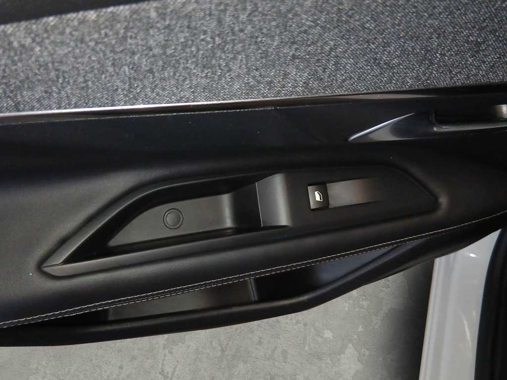 peugeot-3008-2018-diesel-1499cc
