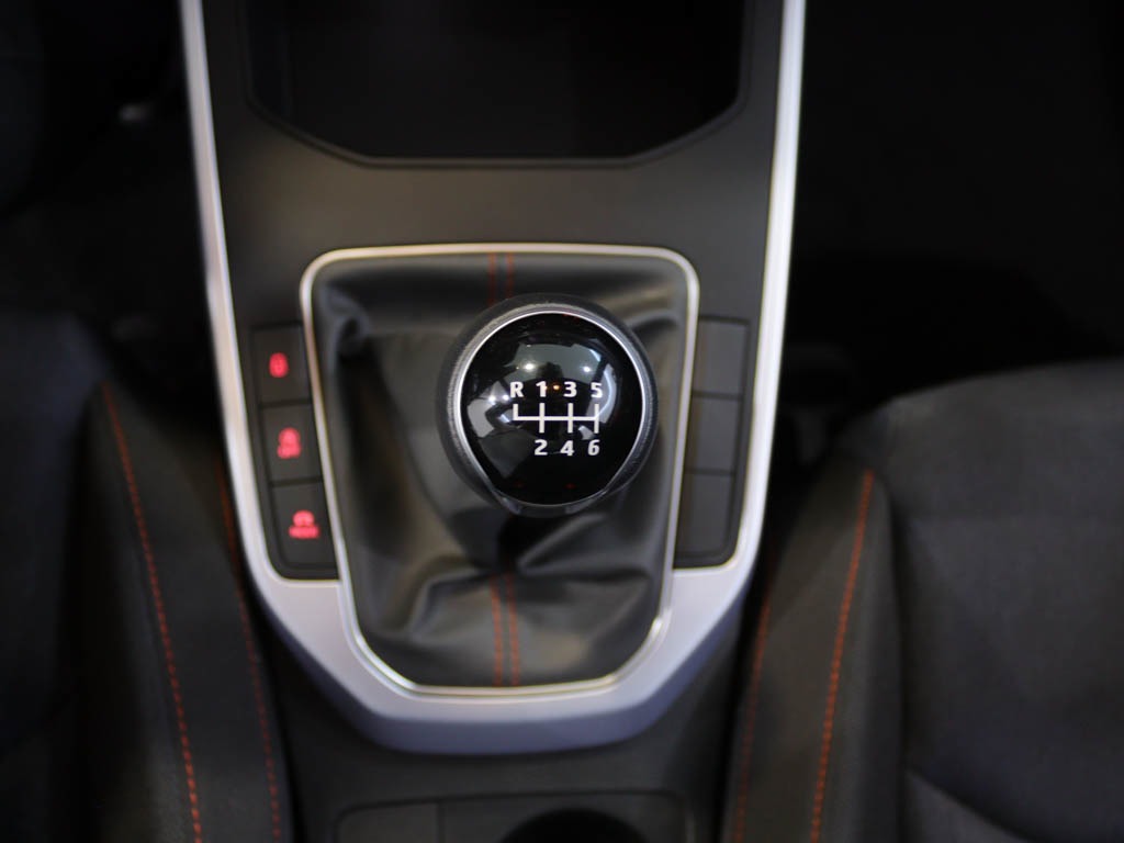seat-arona-2023-gasolina-999cc