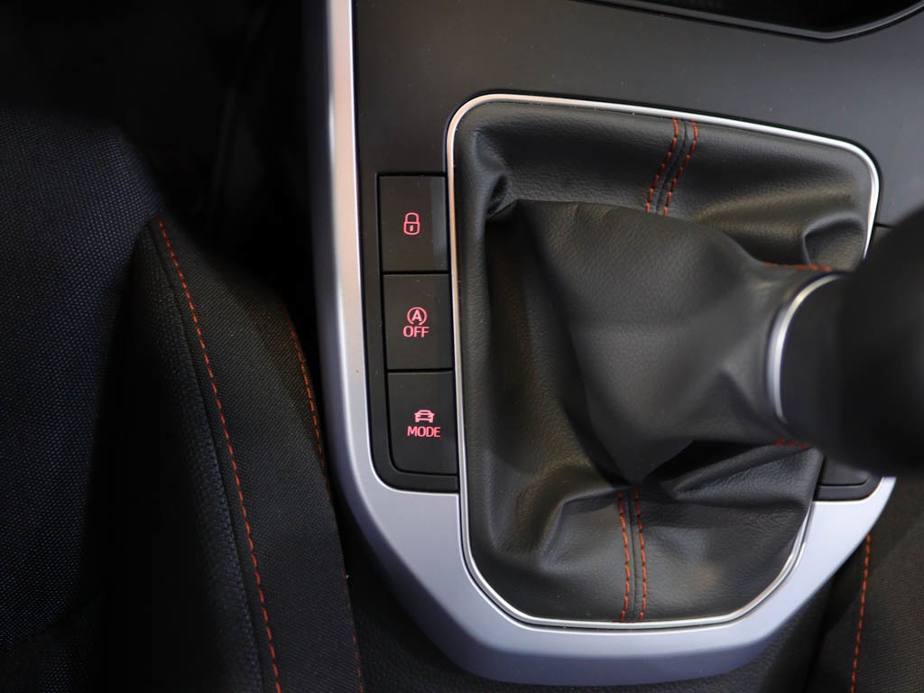 seat-arona-2023-gasolina-999cc
