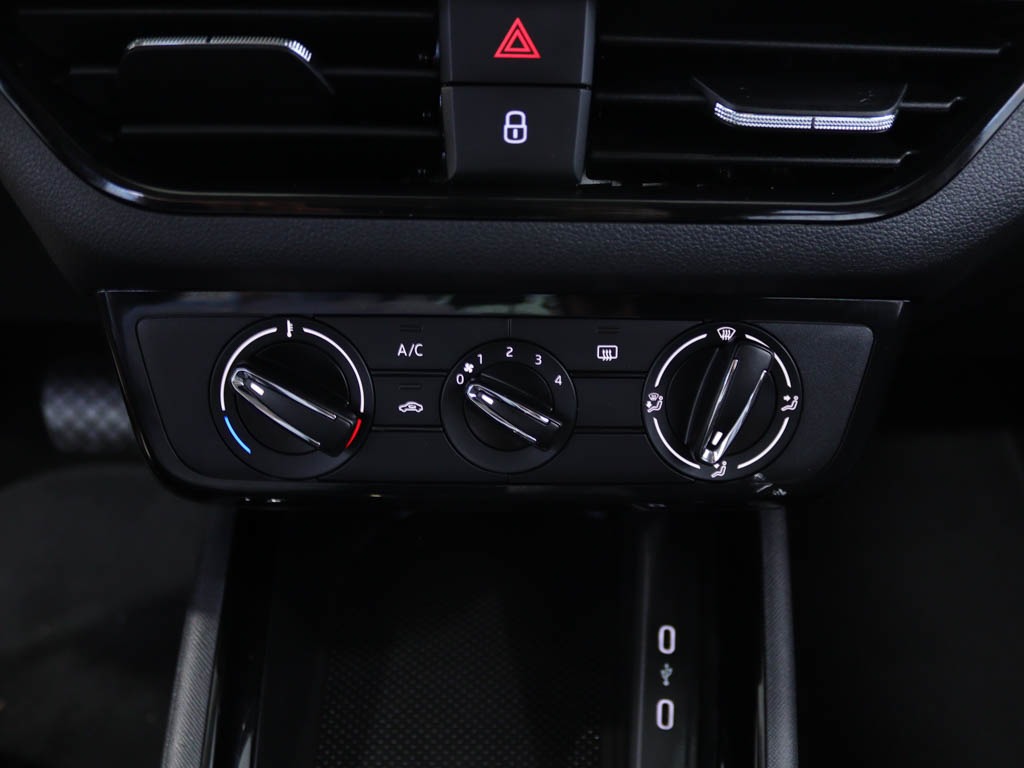 skoda-kamiq-2024-gasolina-999cc