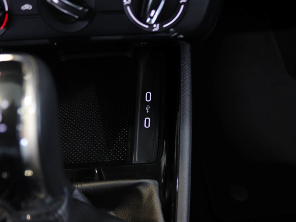 skoda-kamiq-2024-gasolina-999cc