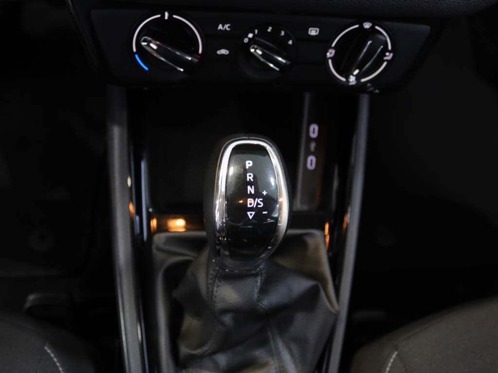 skoda-kamiq-2024-gasolina-999cc