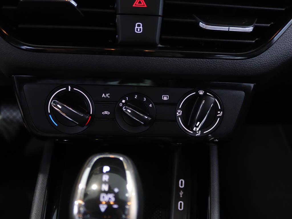 skoda-kamiq-2024-gasolina-999cc