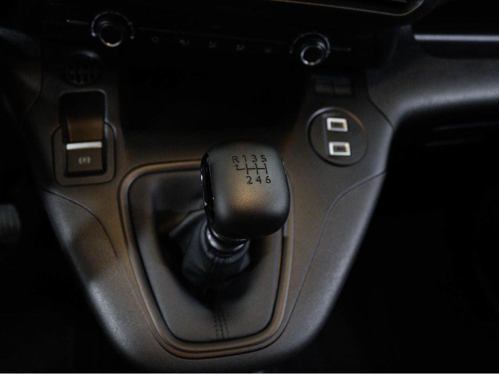 citroen-berlingo-2025-diesel-1499cc