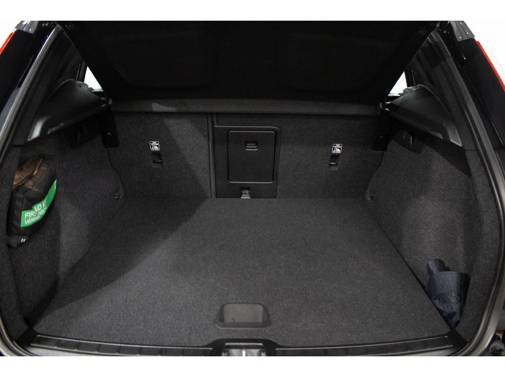 volvo-xc40-2023-eletrico-0cc