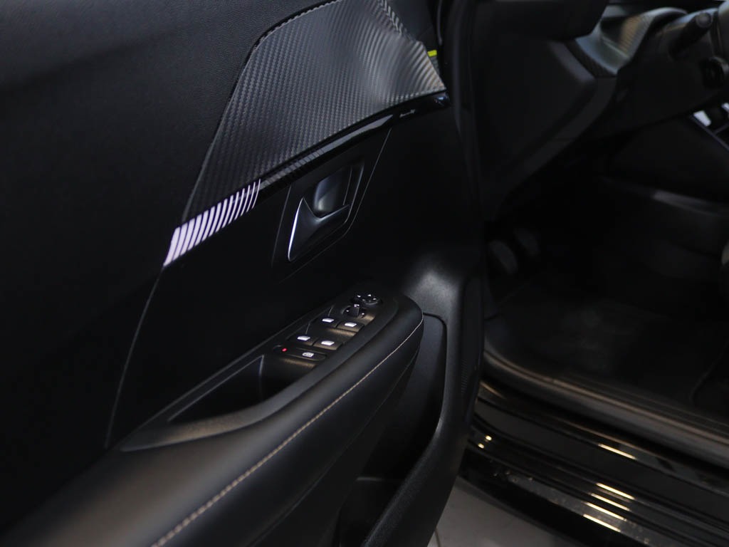 peugeot-208-2025-gasolina-1199cc