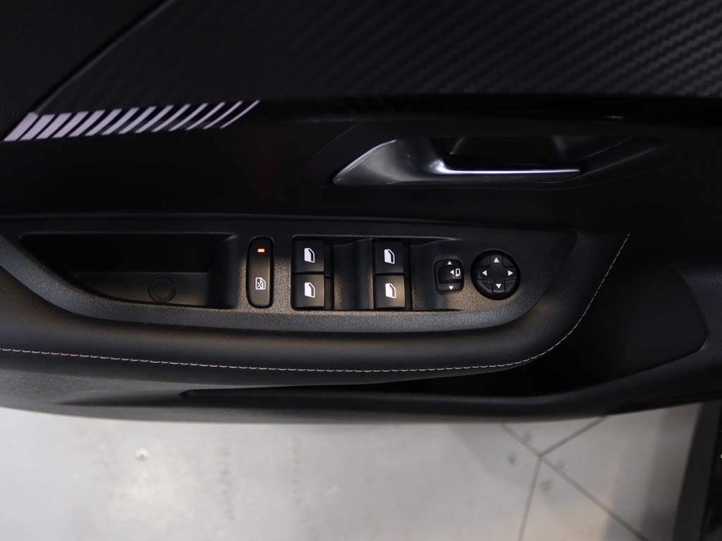 peugeot-208-2025-gasolina-1199cc