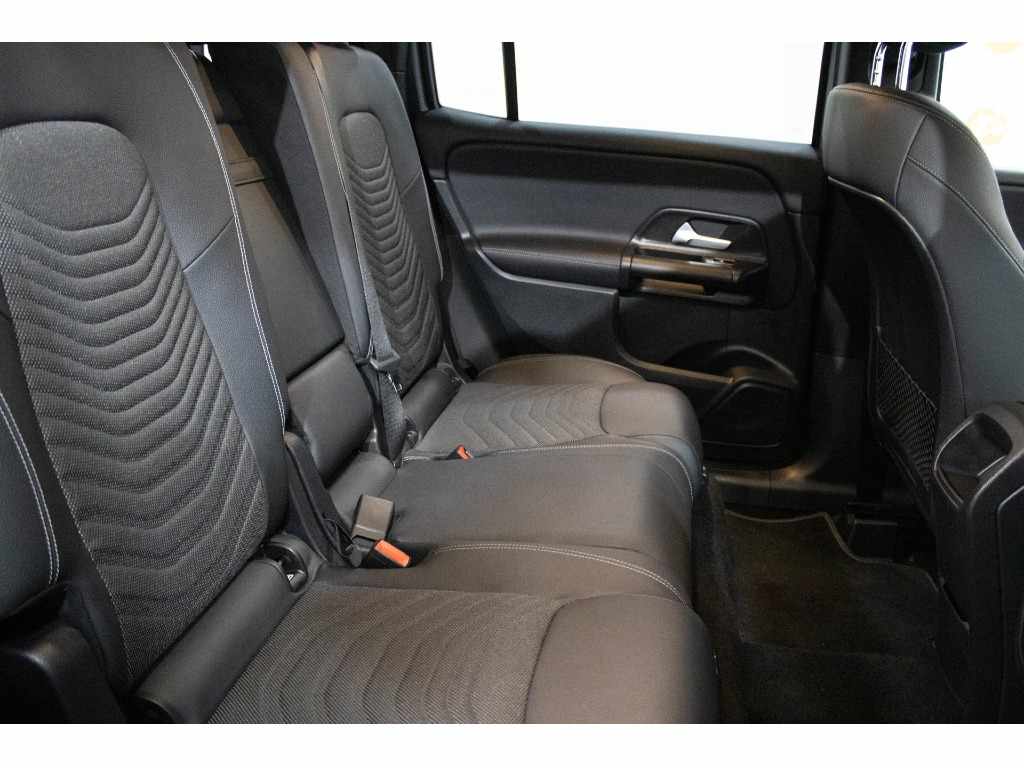 mercedes-benz-glb-2023-diesel-1950cc