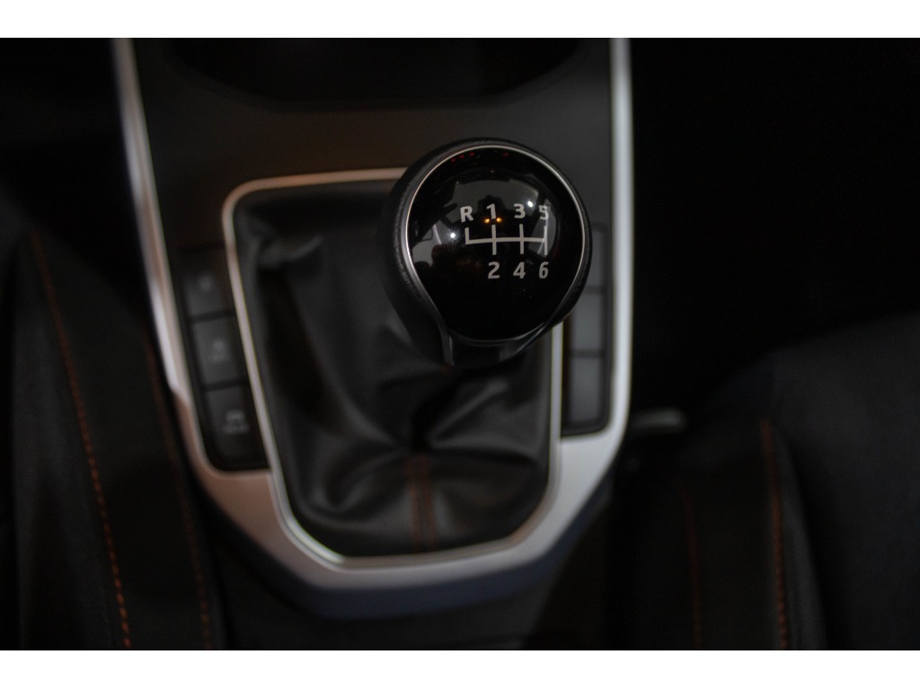 seat-arona-2023-gasolina-999cc
