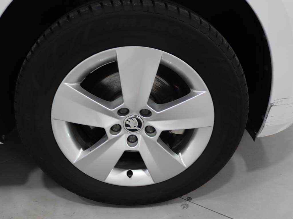 skoda-kamiq-2024-gasolina-999cc