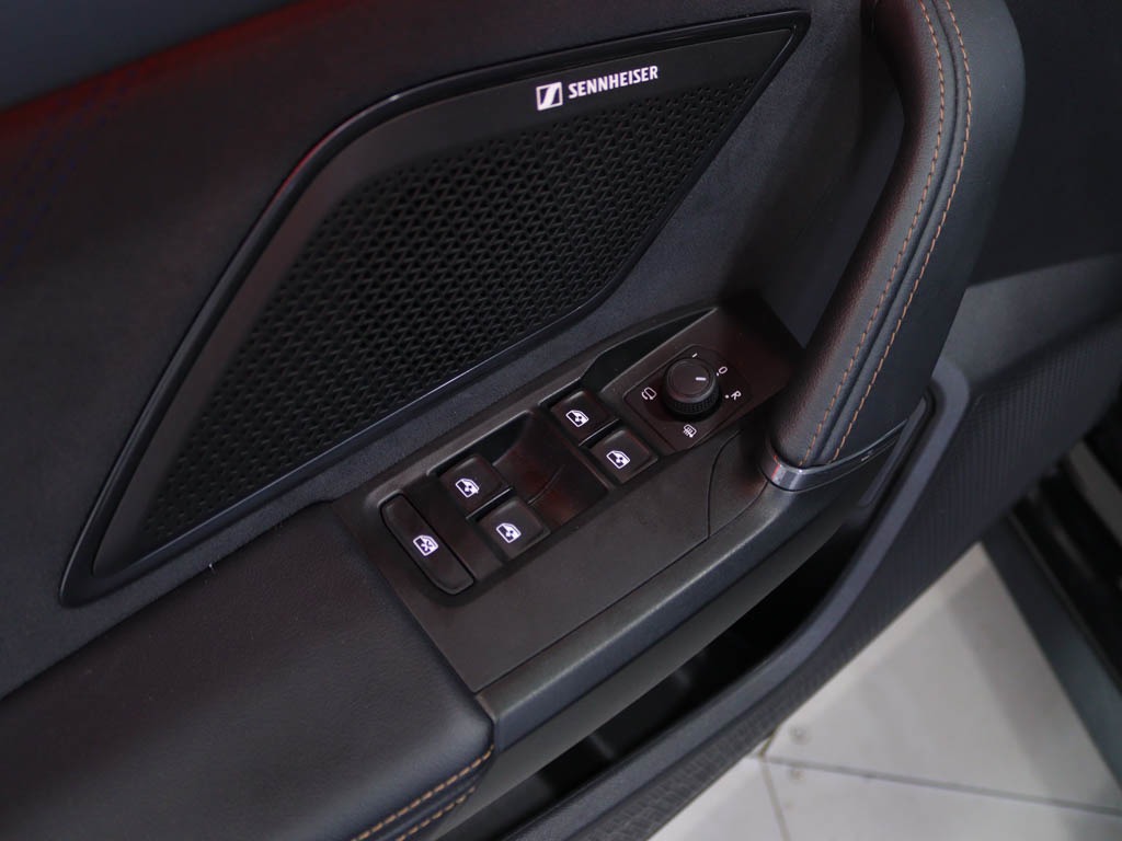 cupra-leon-sportstourer-2024-gasolina-1498cc