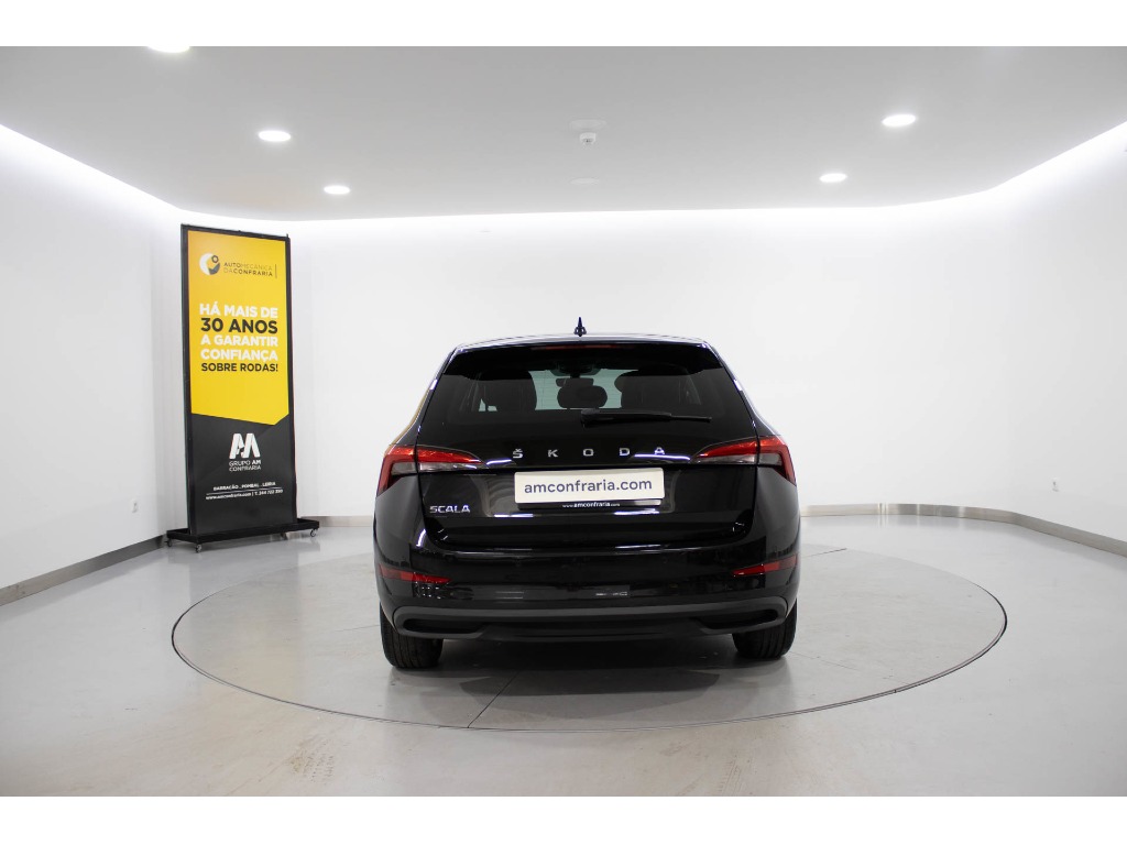 skoda-scala-2023-gasolina-999cc