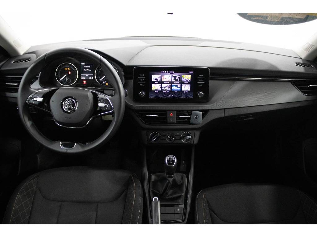 skoda-scala-2023-gasolina-999cc