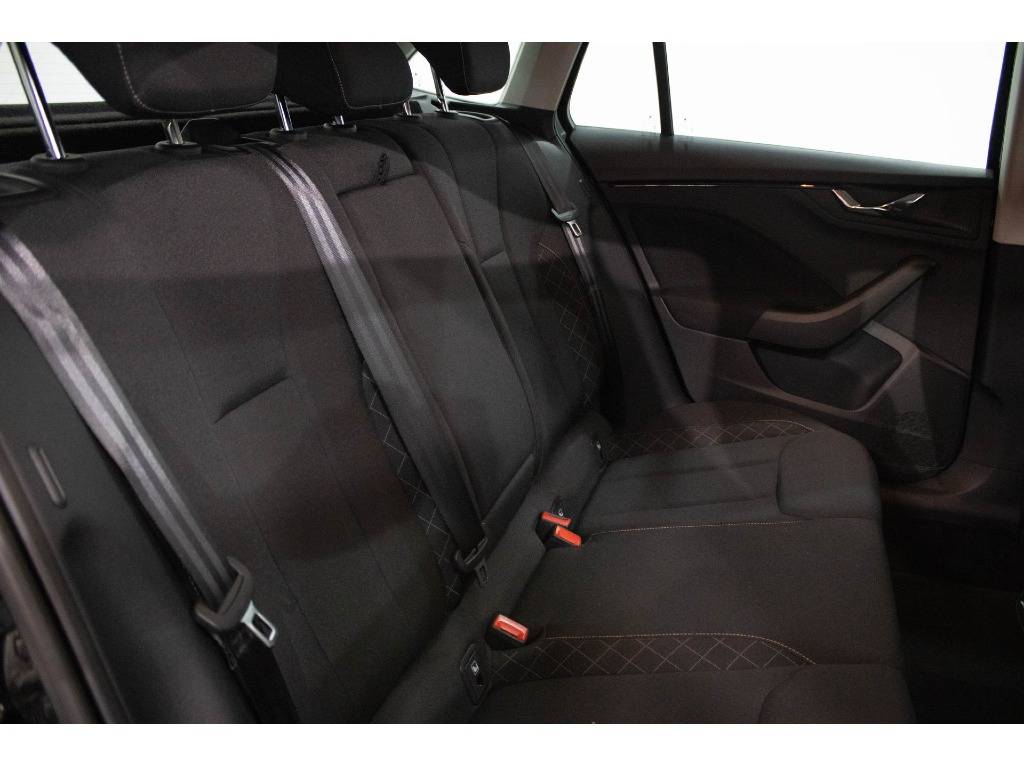 skoda-scala-2023-gasolina-999cc