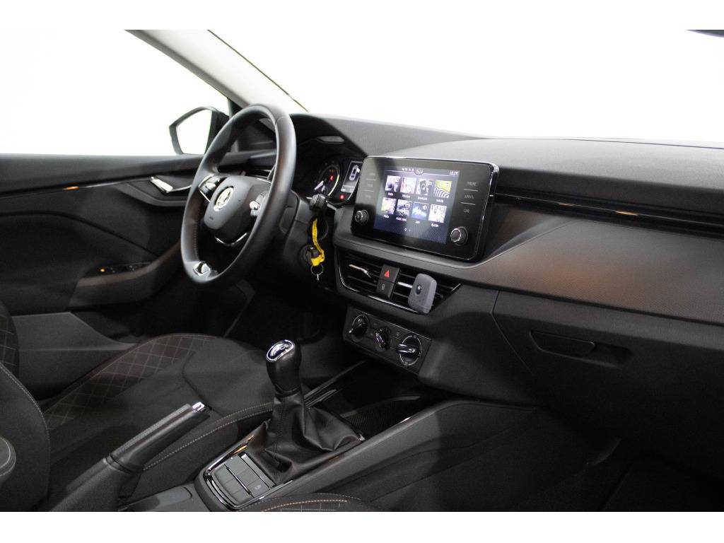 skoda-scala-2023-gasolina-999cc