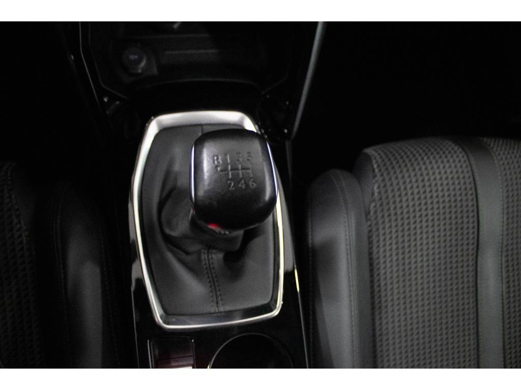 peugeot-2008-2023-gasolina-1199cc