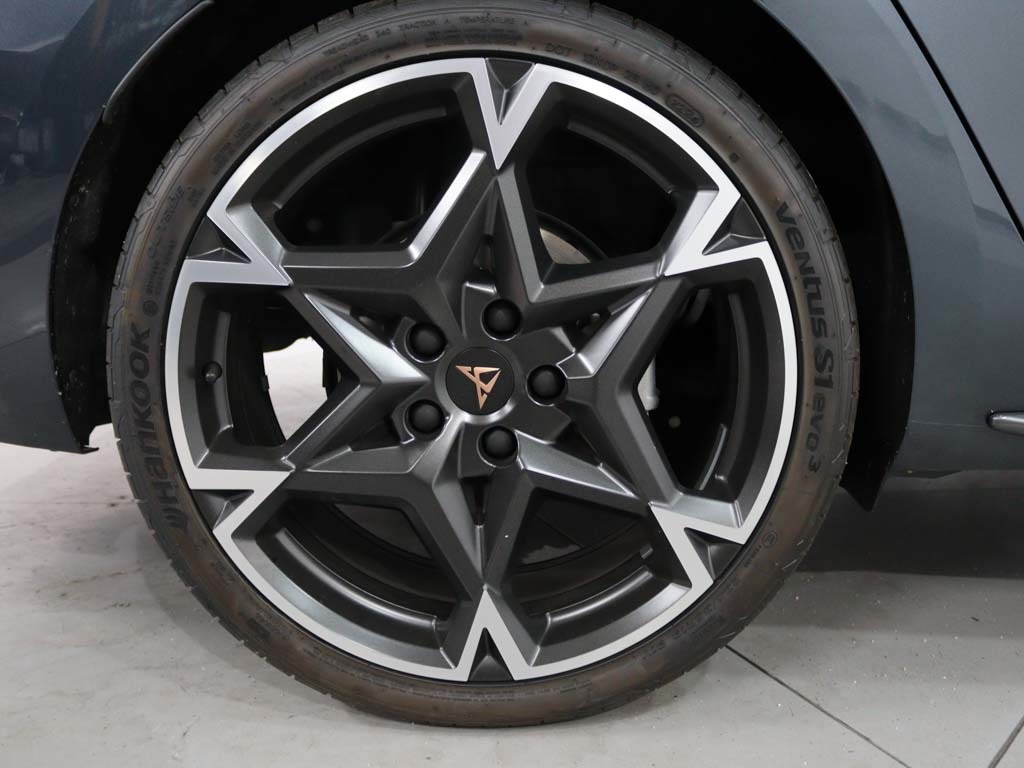 cupra-leon-sportstourer-2025-gasolina-1498cc