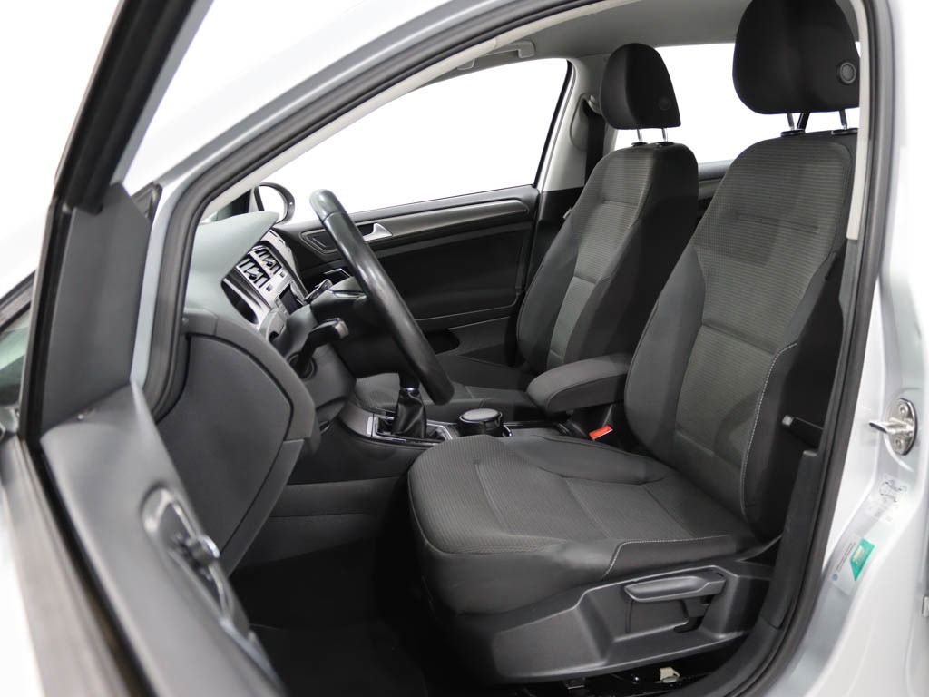 volkswagen-golf-variant-2013-diesel-1598cc