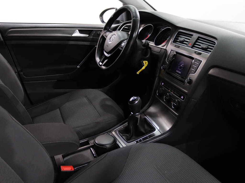 volkswagen-golf-variant-2013-diesel-1598cc