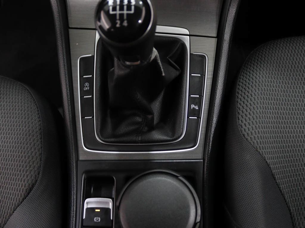 volkswagen-golf-variant-2013-diesel-1598cc