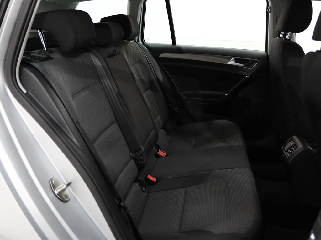 volkswagen-golf-variant-2013-diesel-1598cc
