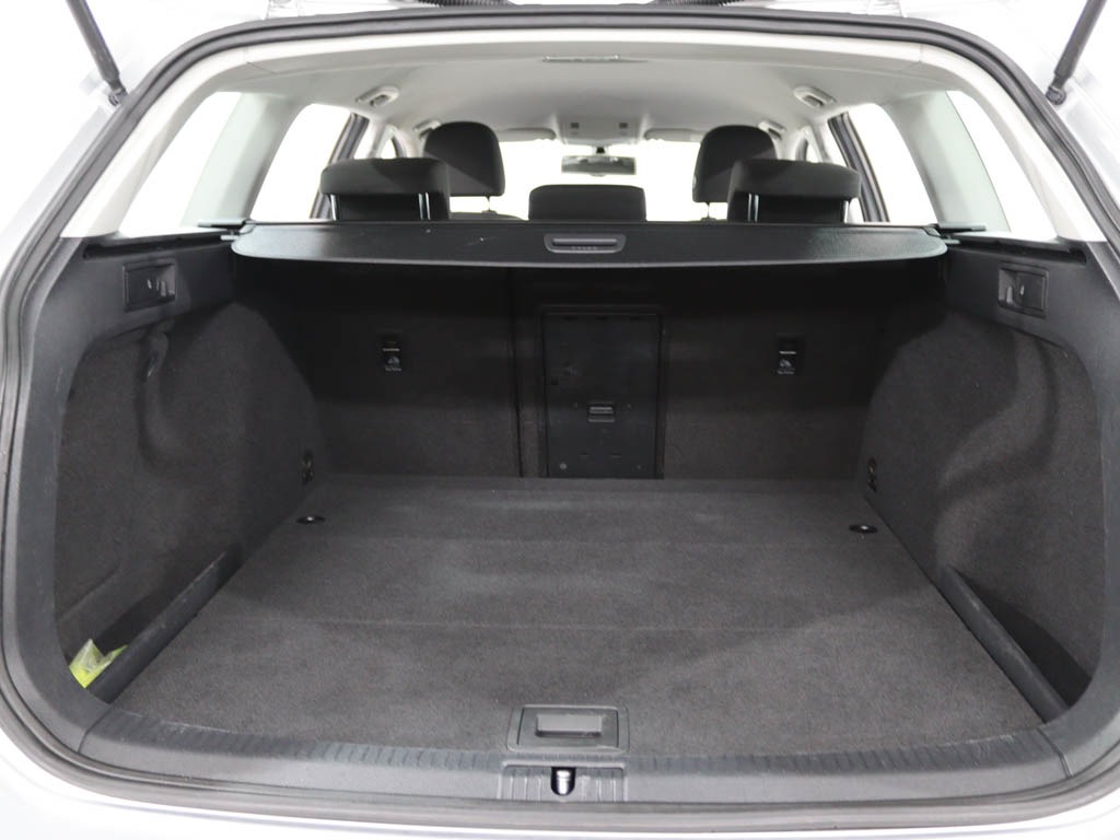 volkswagen-golf-variant-2013-diesel-1598cc