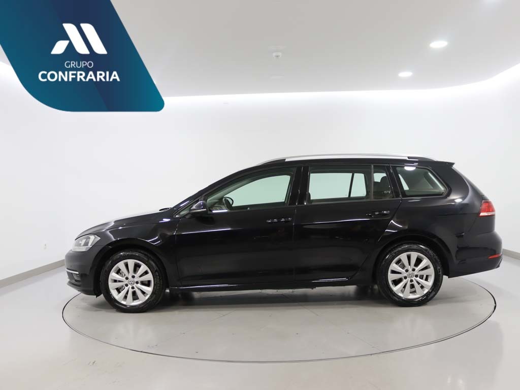 volkswagen-golf-variant-2018-diesel-1598cc