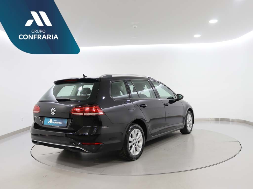 volkswagen-golf-variant-2018-diesel-1598cc