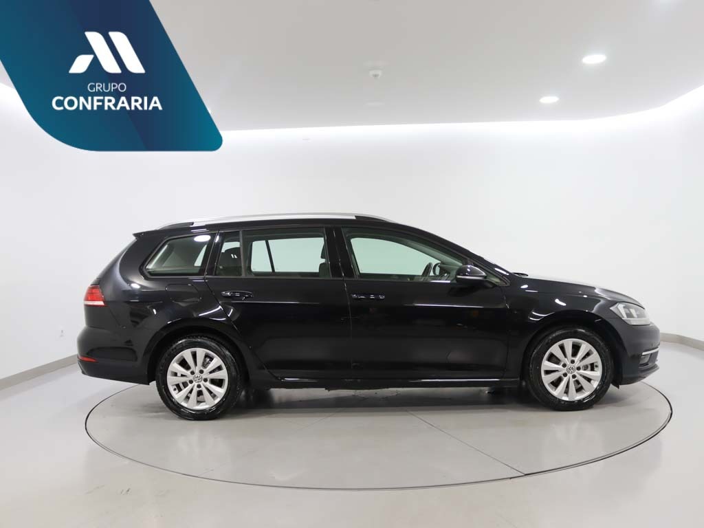 volkswagen-golf-variant-2018-diesel-1598cc