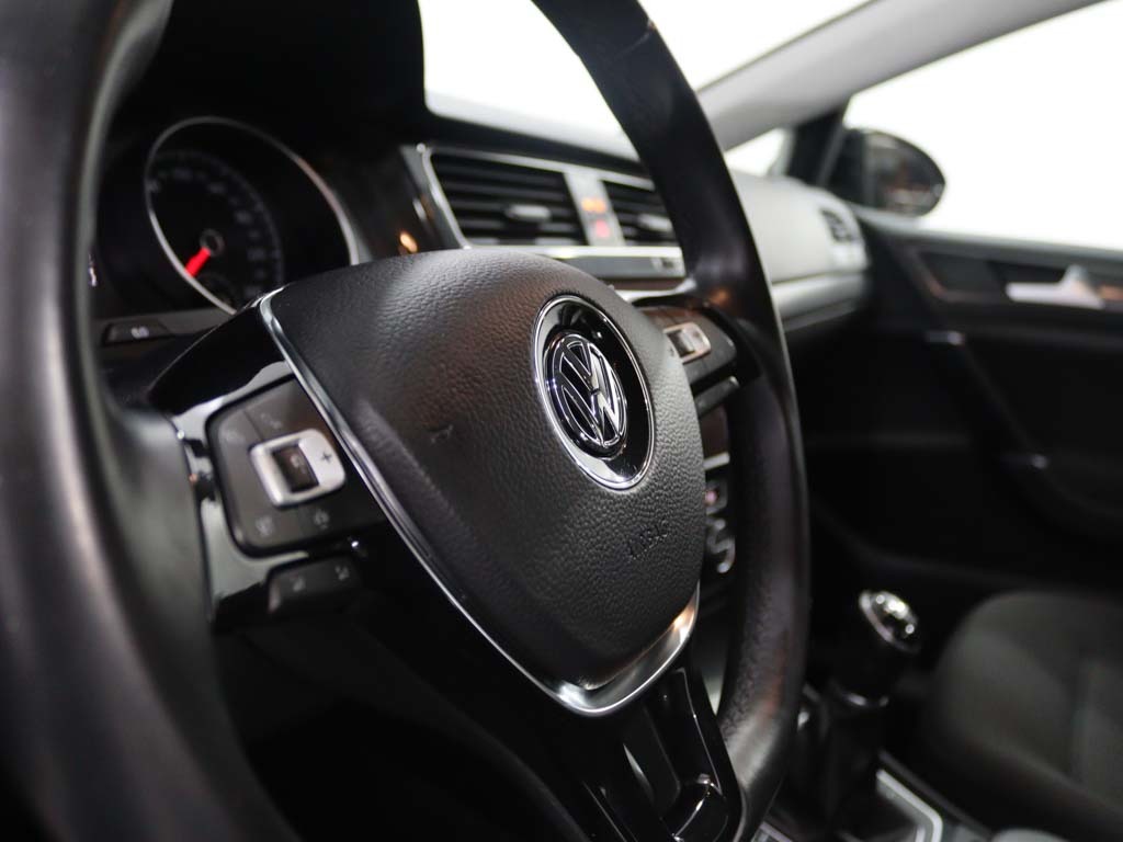 volkswagen-golf-variant-2018-diesel-1598cc
