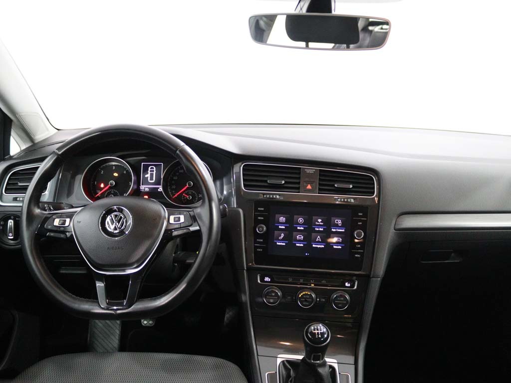 volkswagen-golf-variant-2018-diesel-1598cc