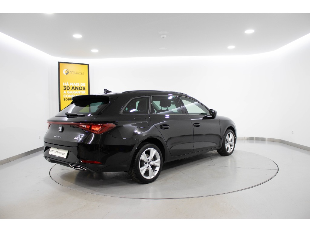 seat-leon-st-2024-hibrido-1395cc