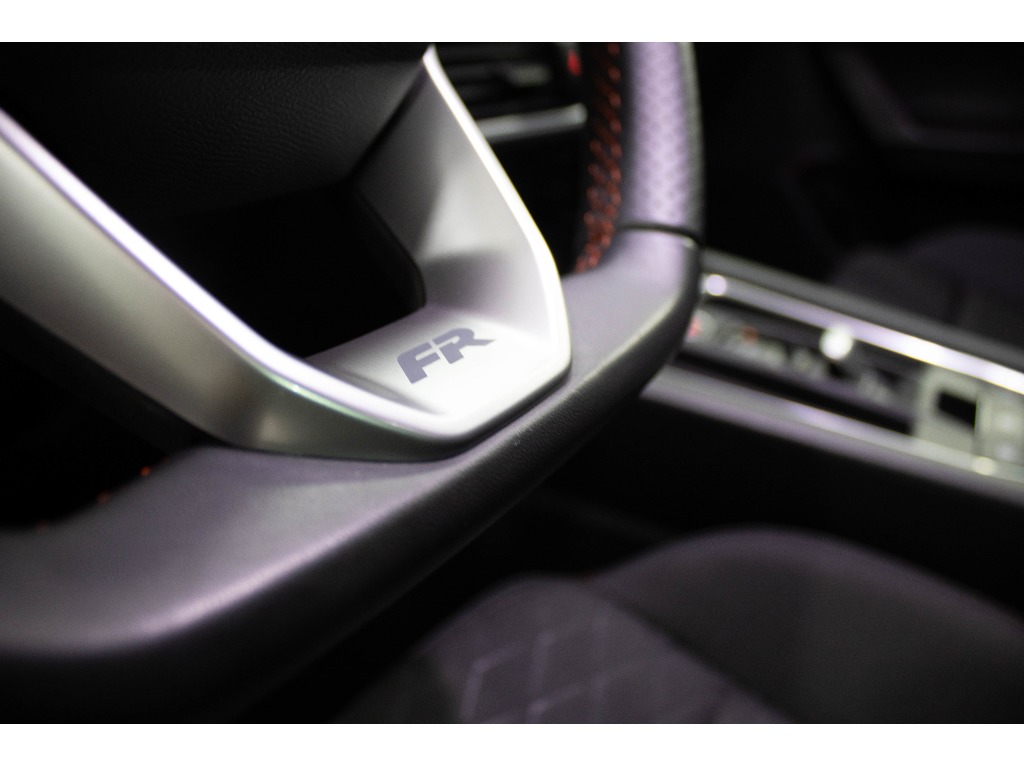 seat-leon-st-2024-hibrido-1395cc