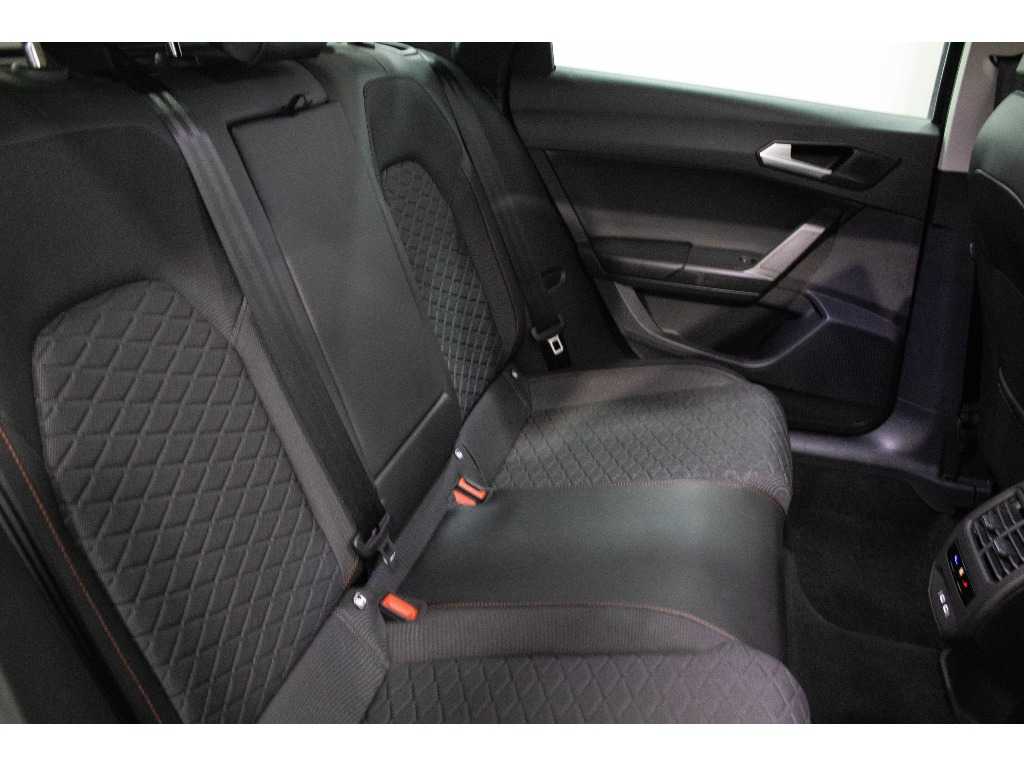 seat-leon-st-2024-hibrido-1395cc
