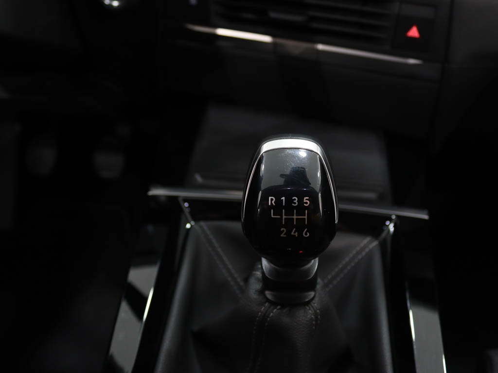 opel-astra-2022-gasolina-1199cc