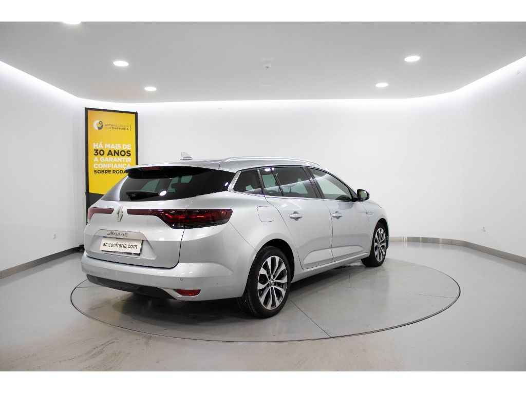 renault-megane-sport-tourer-2023-diesel-1461cc