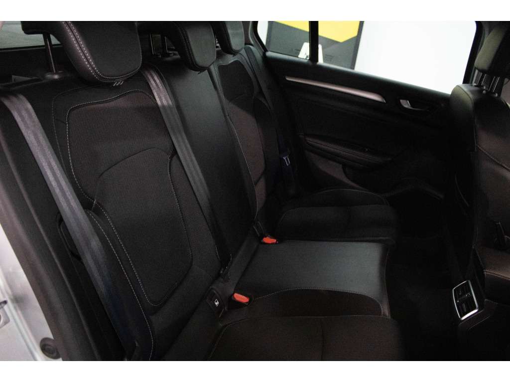 renault-megane-sport-tourer-2023-diesel-1461cc