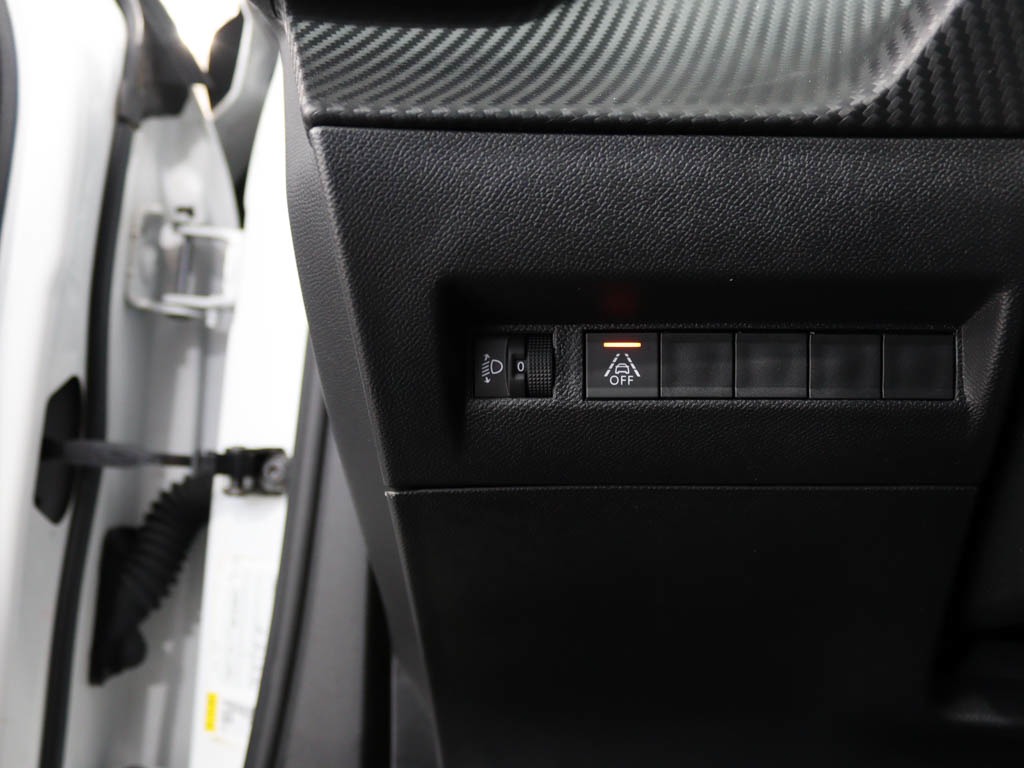 peugeot-2008-2021-diesel-1499cc