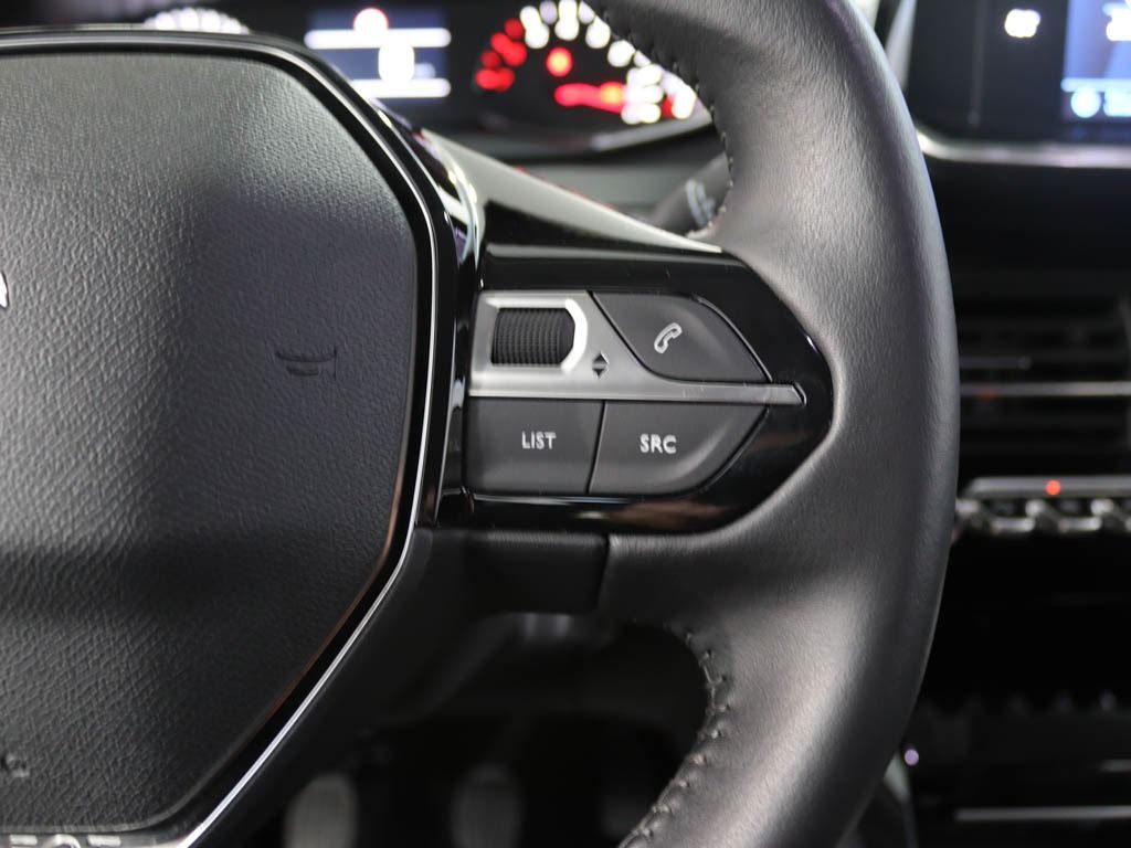 peugeot-2008-2021-diesel-1499cc