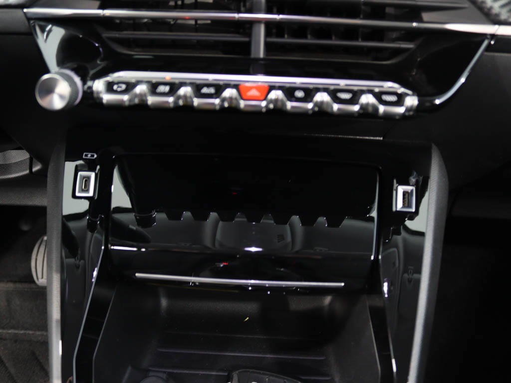 peugeot-2008-2021-diesel-1499cc