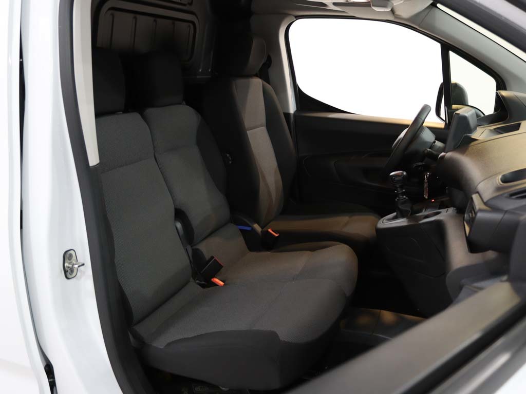 peugeot-partner-2023-diesel-1499cc