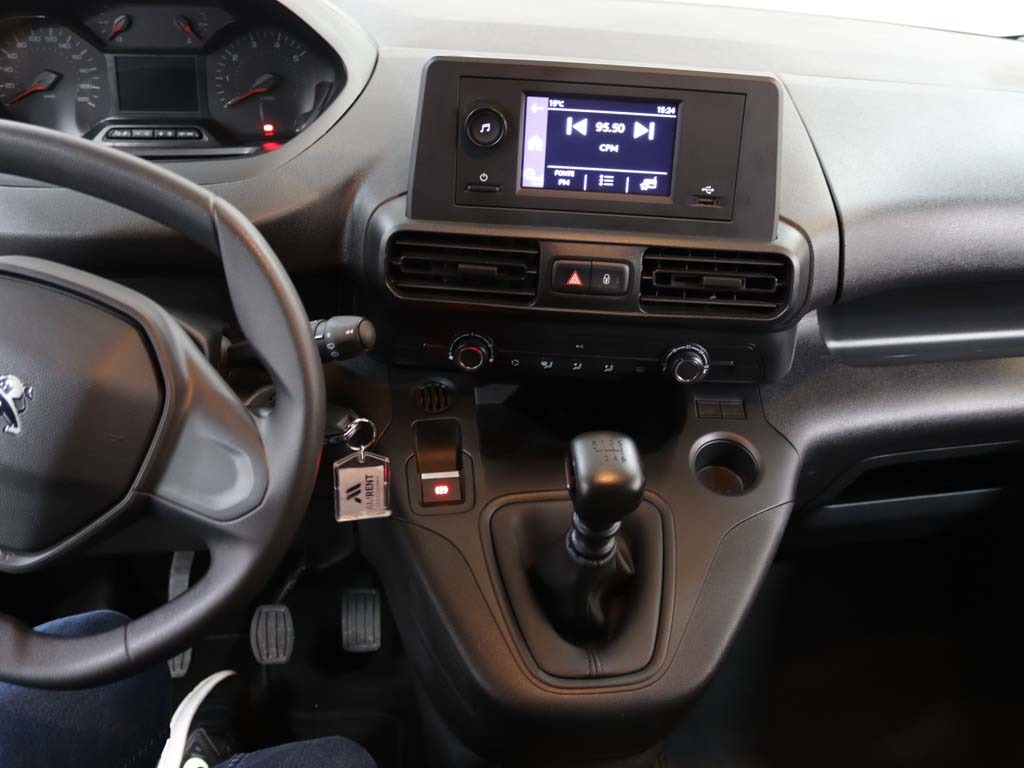 peugeot-partner-2023-diesel-1499cc