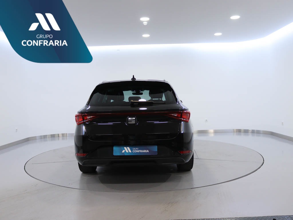 seat-leon-st-2023-hibrido-1395cc