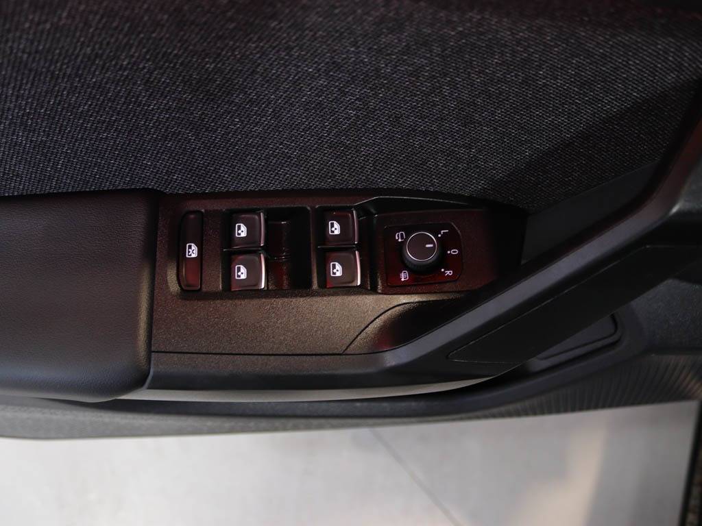 seat-leon-st-2023-hibrido-1395cc