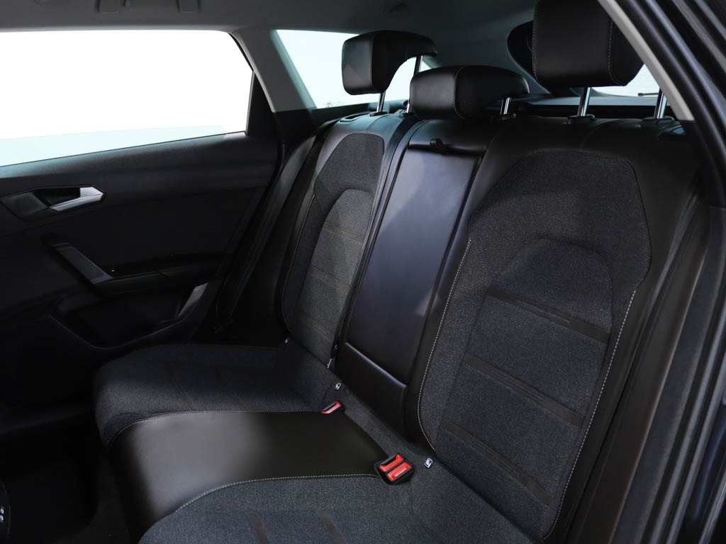 seat-leon-st-2023-hibrido-1395cc