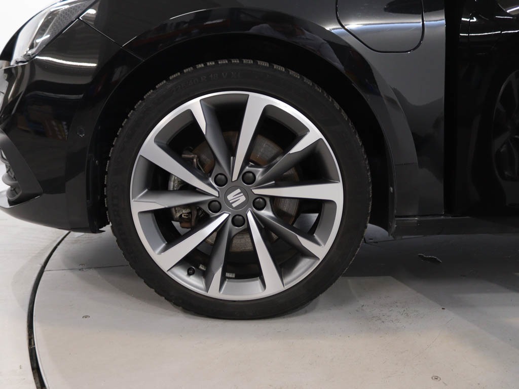 seat-leon-st-2023-hibrido-1395cc