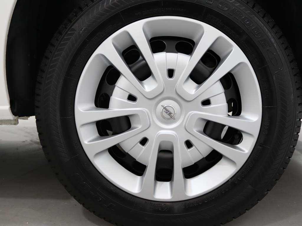 opel-vivaro-2022-diesel-1997cc