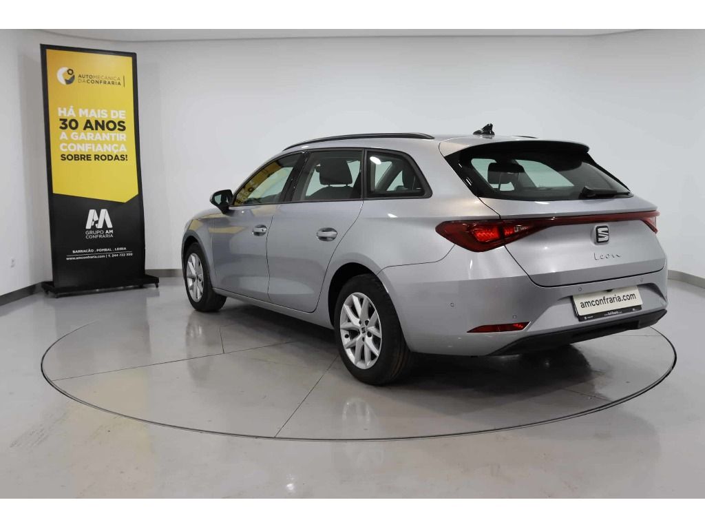 seat-leon-st-2023-gasolina-999cc